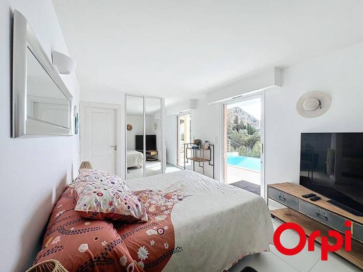 Villa pour 2 personnes, avec terrasse ainsi que piscine et jardin à Menton - 3