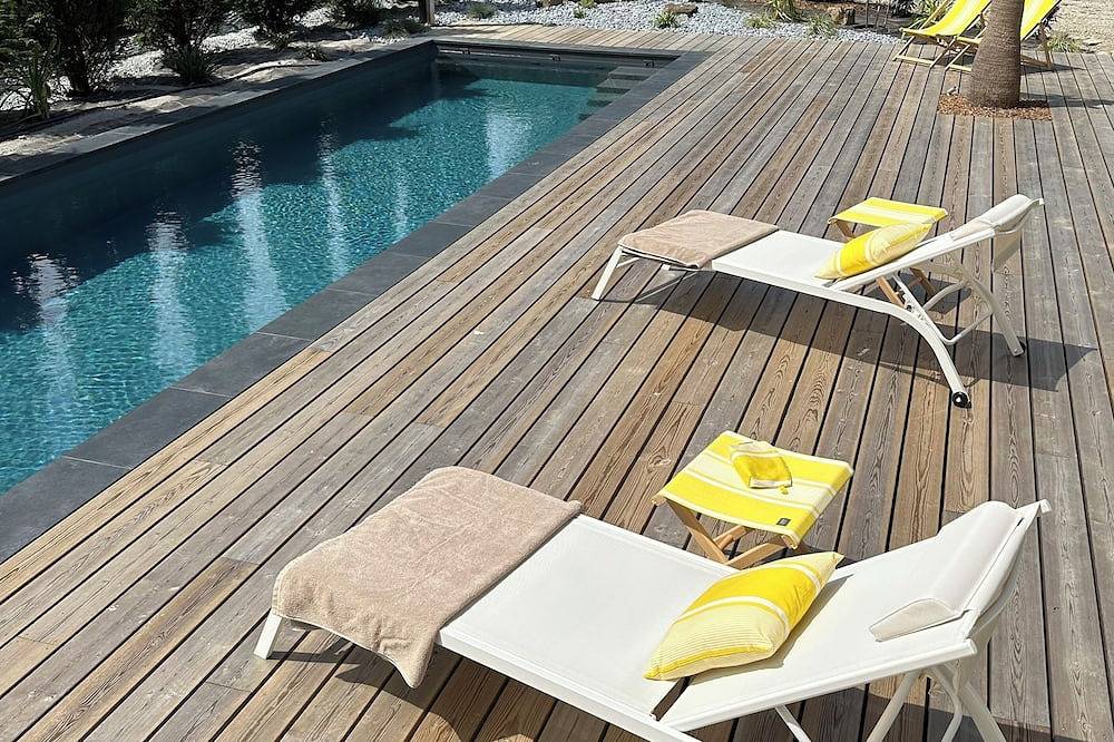 Contemporary villa with swimming pool on the Rhuys peninsula in Le Hézo, Côte des Mégalithes