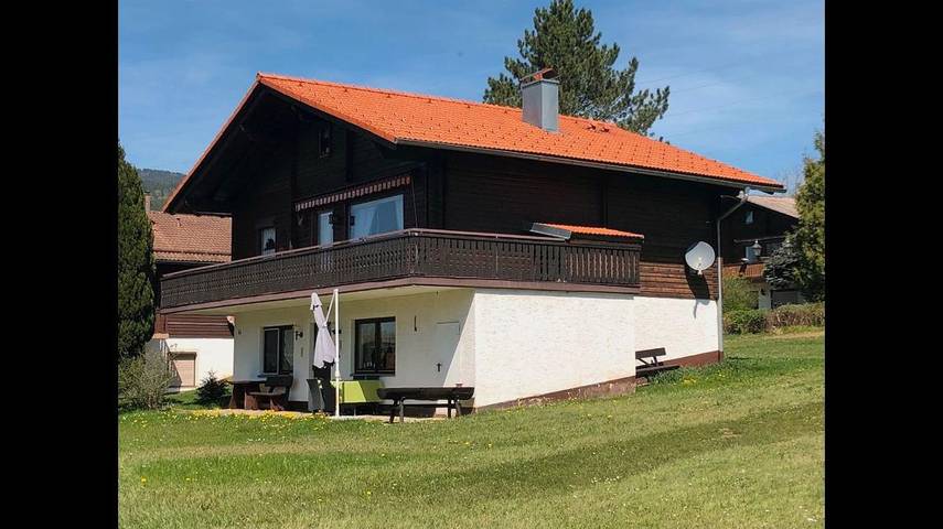 Ferienpark für 4 Personen, mit Balkon und Balkon/Terrasse sowie Terrasse und Garten
