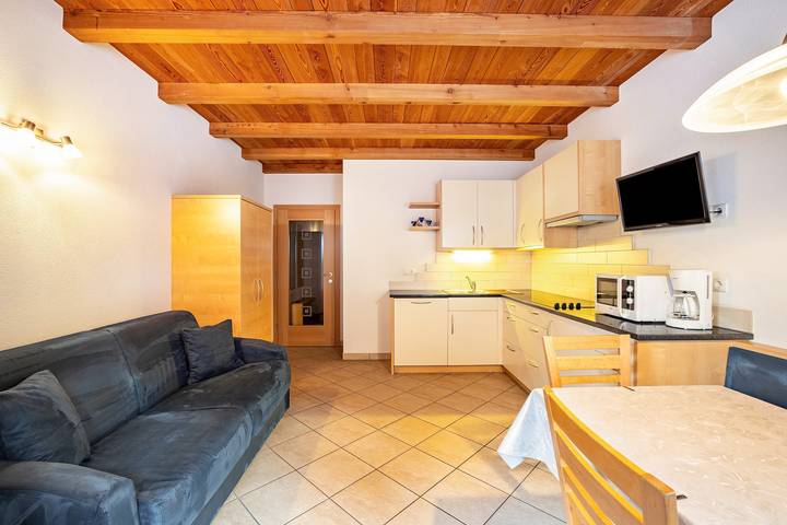 Apartamento inteiro, Apartamento 'Speckign 4' com vista para a montanha, varanda e acesso Wi-Fi in Steinhaus (Ahrntal), Ahrntal