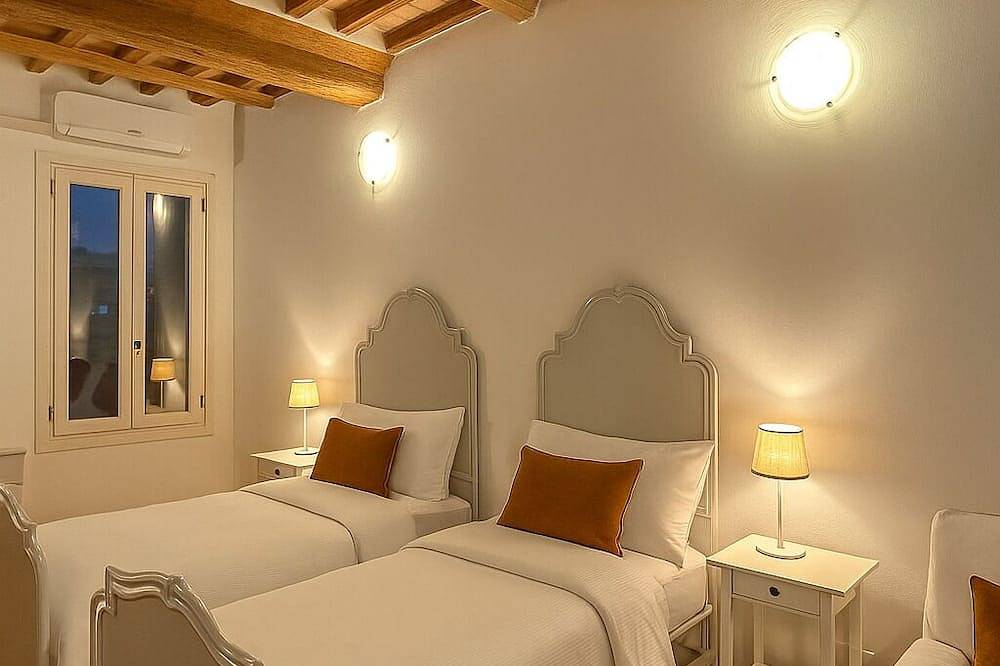 Ganze Wohnung, Large room without a kitchen in San Felice sul Panaro, Modena Provinz