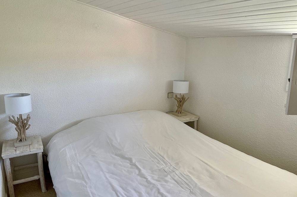 Comfortable duplex with sun terrace in perfect Cap Ferret location in Lège-Cap-Ferret, Arcachon region