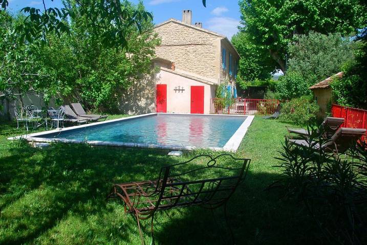 Maison d’hôte pour 6 personnes, avec piscine ainsi que vue et jardin à Salon-de-Provence - 4