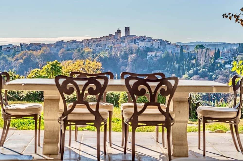 Exceptional view | large property | chill-out in Saint-Paul-de-Vence, Cannes region