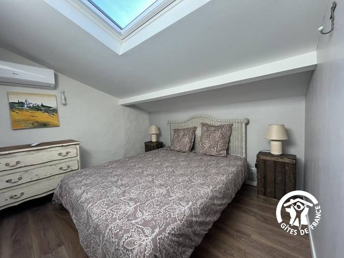 Gîte pour 4 personnes, avec jardin et piscine