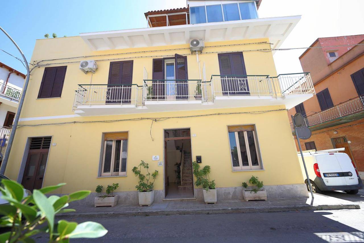 Double Room with Balcony in Avola, Province de Syracuse