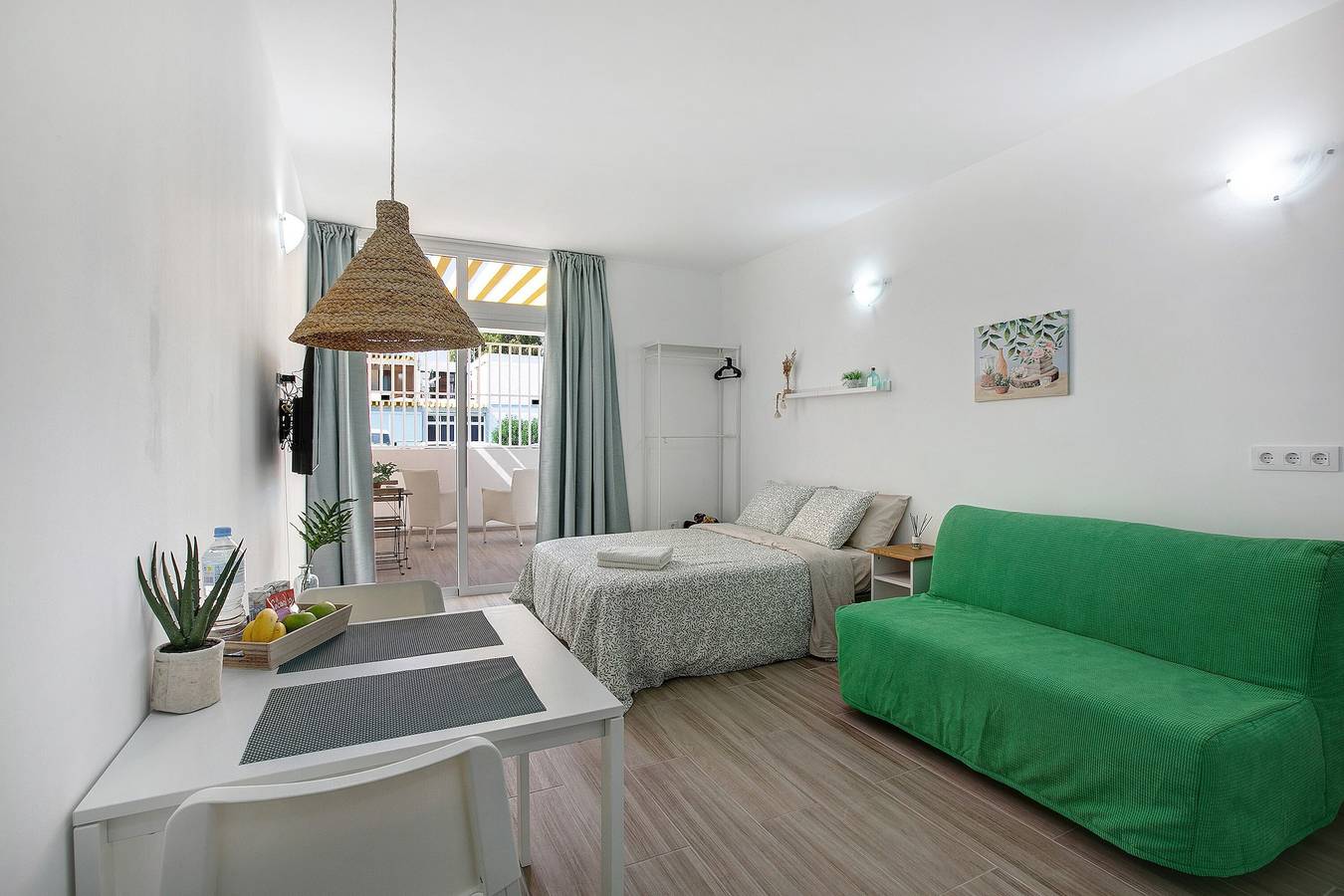 Ganze Wohnung, Ferienwohnung "Estudio Sagrario" mit Gemeinschaftspool in Costa del Silencio, Arona