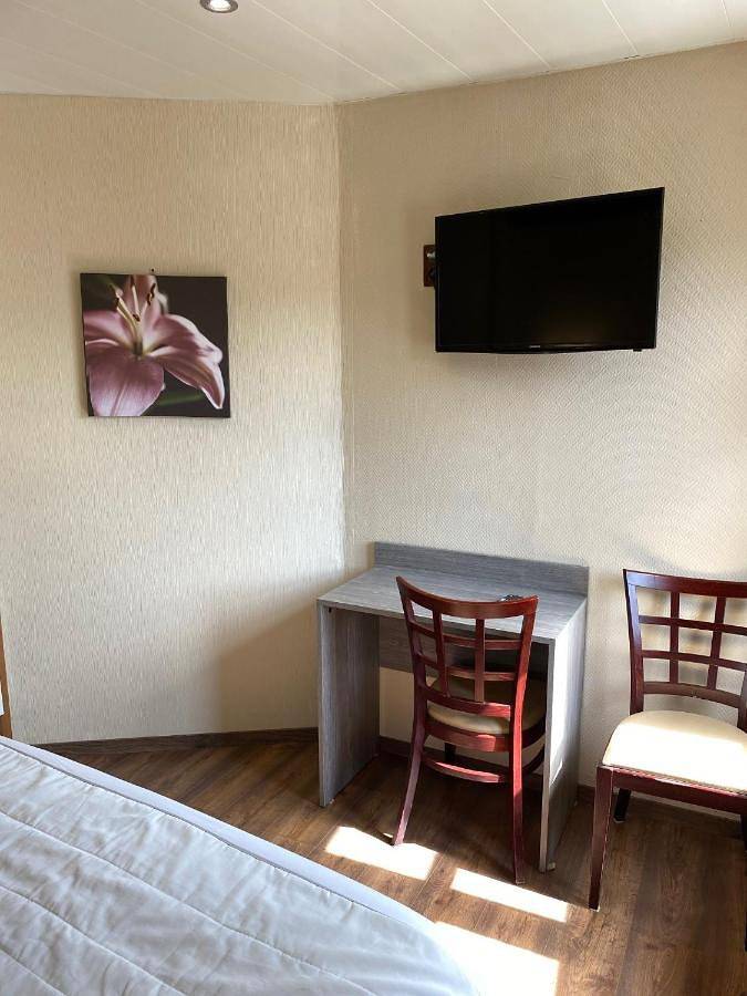 Hôtel pour 3 personnes, avec vue à Senonches - 2