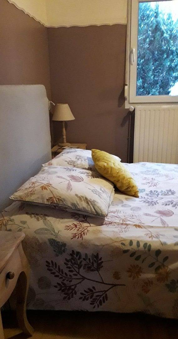 Hébergement F. Mathieu - Chambre Pensée in Saint-Maurice-sur-Moselle, Région d'Épinal