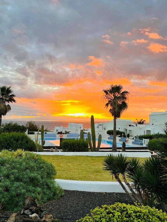 Apartamento de vacaciones para 4 personas, con vistas además de piscina y jardín - 1