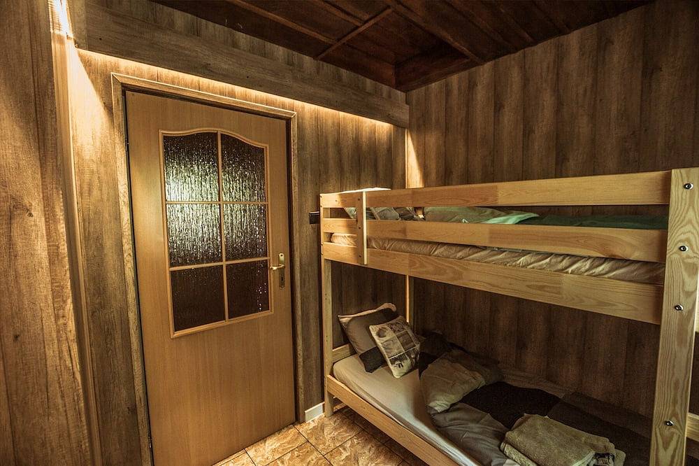 Domek z jacuzzi w środku lasu, brak sąsiadów, 2 km od zwartej zabudowy. in Śródborze, Heiligkreuz