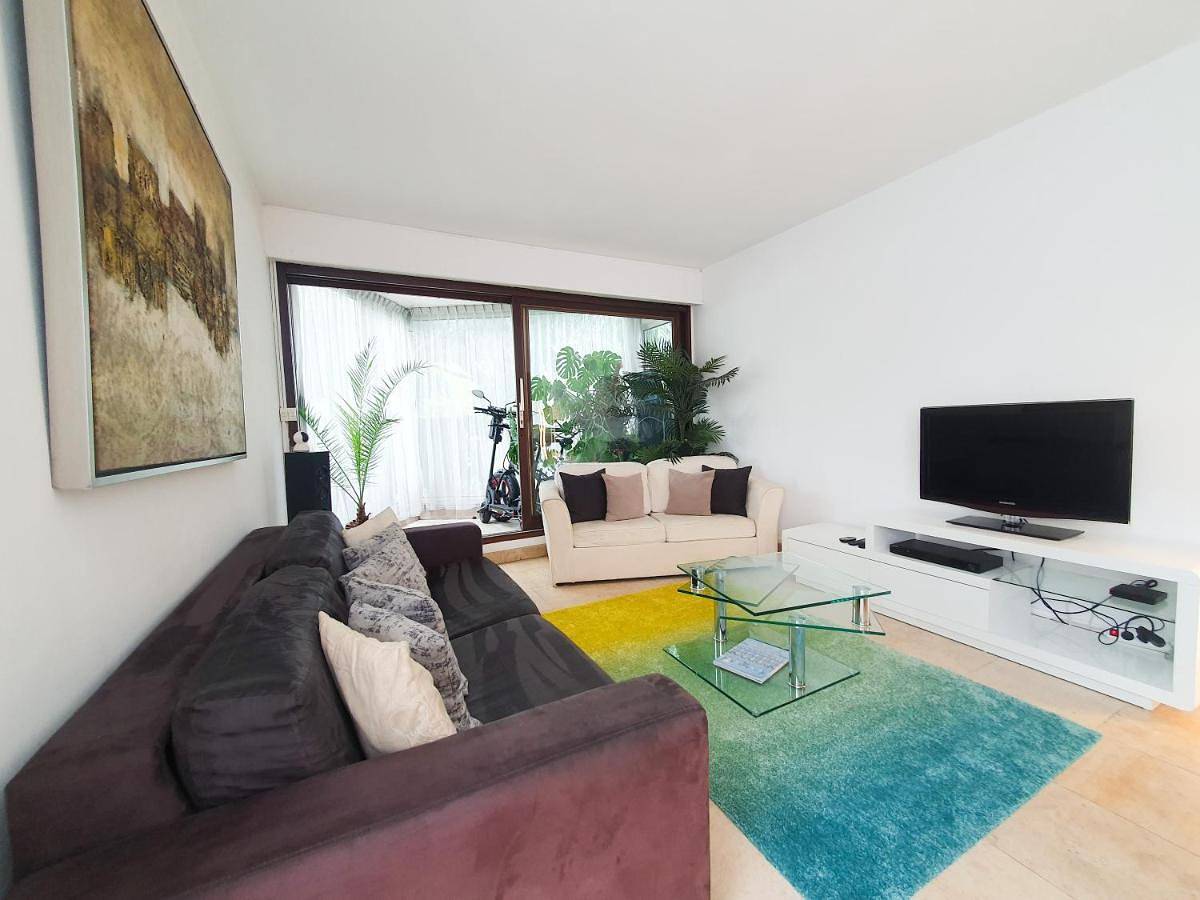 Appartement entier, One-Bedroom Apartment in Le Chesnay, Yvelines