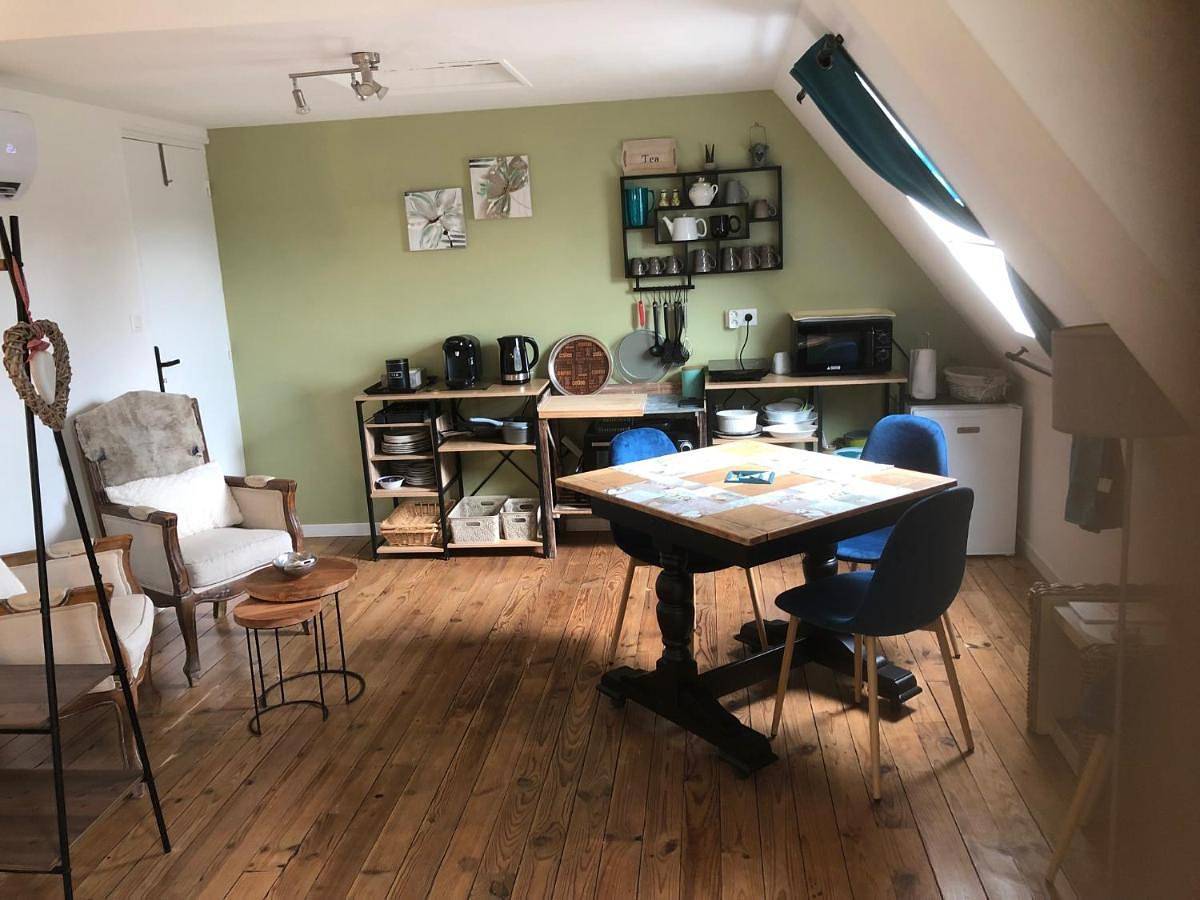 Family Room with Private Bathroom in Courson, Noues de Sienne