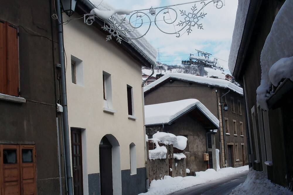 Orelle meublé pour 8 personnes (2*) - accès à Val Thorens par télécabine in Orelle, Massif de la Vanoise