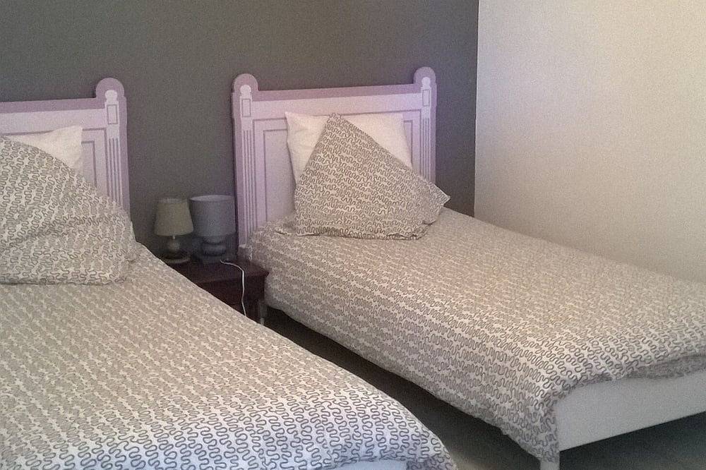 Entire apartment, Large lodge under the pines, quiet/ garden, 2Ch/beaches 3km/ bbq+wifi/rated 3*. in Labenne, Côte d’Argent