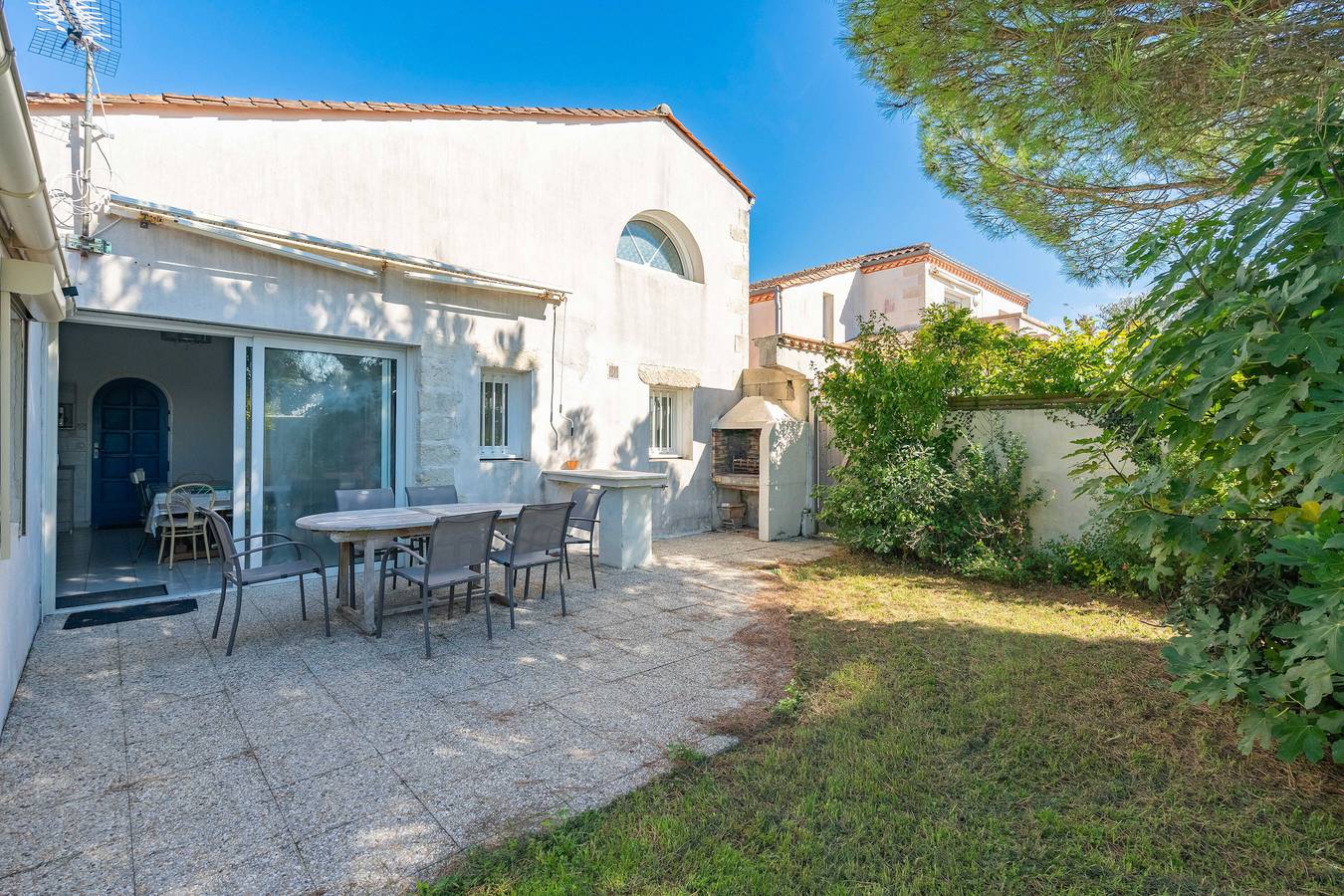 Casa de Vacaciones 'Bleu Océan, Le Loft' con Terraza Privada, Jardín Privado y Wi-Fi in Vaux-sur-Mer, Côte de Beauté