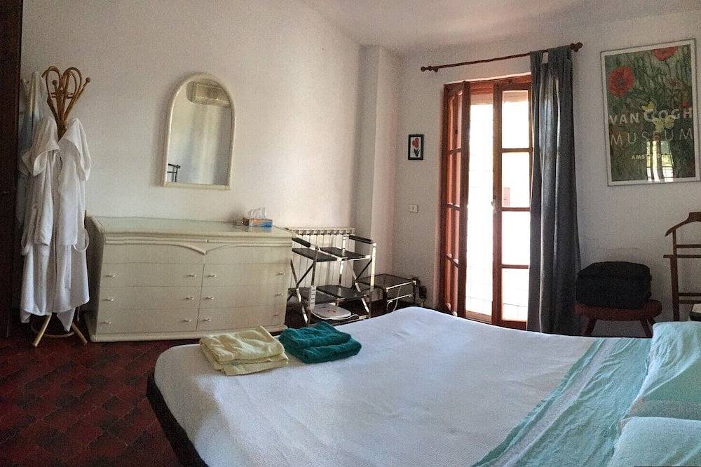 Townhouse in a seaside residence in Fondi, Pontinische Ebene