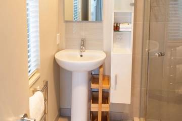 Holiday Home for 6 People in Queenstown, Otago, Photo 3