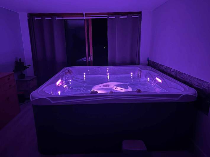 Gîte pour 4 personnes, avec jardin et jacuzzi à Petit-Couronne - 2