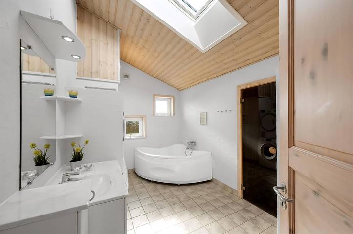 Ferienhaus für 8 Personen, mit Terrasse und Sauna sowie Whirlpool in Skaven Strand - 2