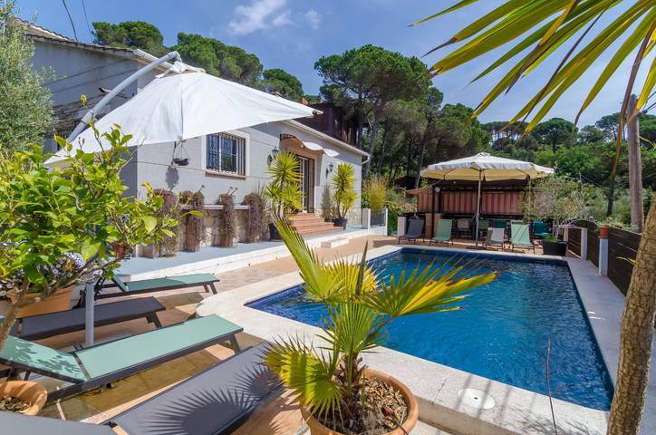 Casa rural para 12 personas, con terraza en Vidreras