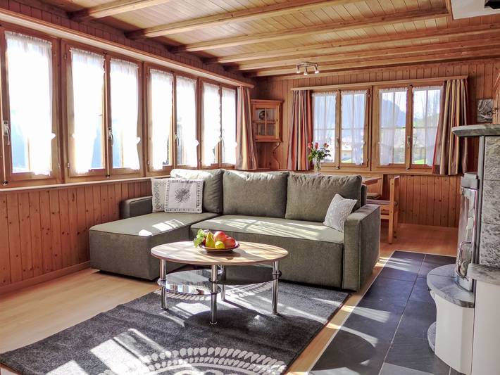 Ferienhaus für 3 Personen, mit Terrasse und Garten sowie Ausblick im Berner Oberland - 2