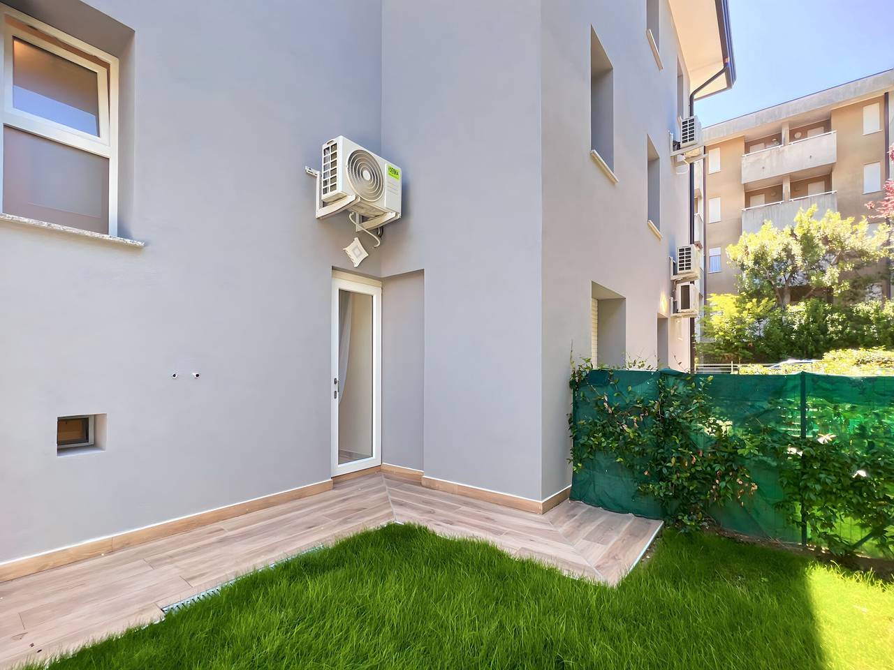 Ganze Wohnung, Landhaus 'Plutone' mit privater Terrasse und Klimaanlage in Bibione, San Michele al Tagliamento