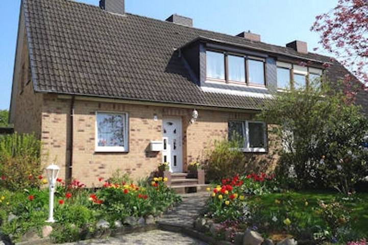 Ferienwohnung für 4 Personen, mit Garten in Heikendorf