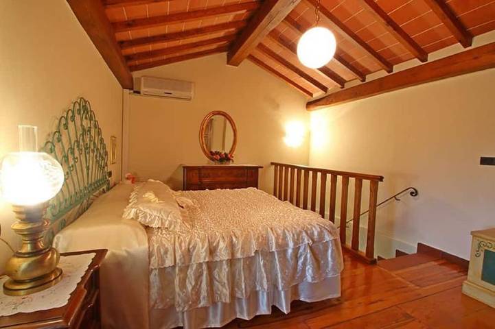 Nice little house near the beach with a nice garden. Air conditioning. in Camaiore, Italienische Riviera