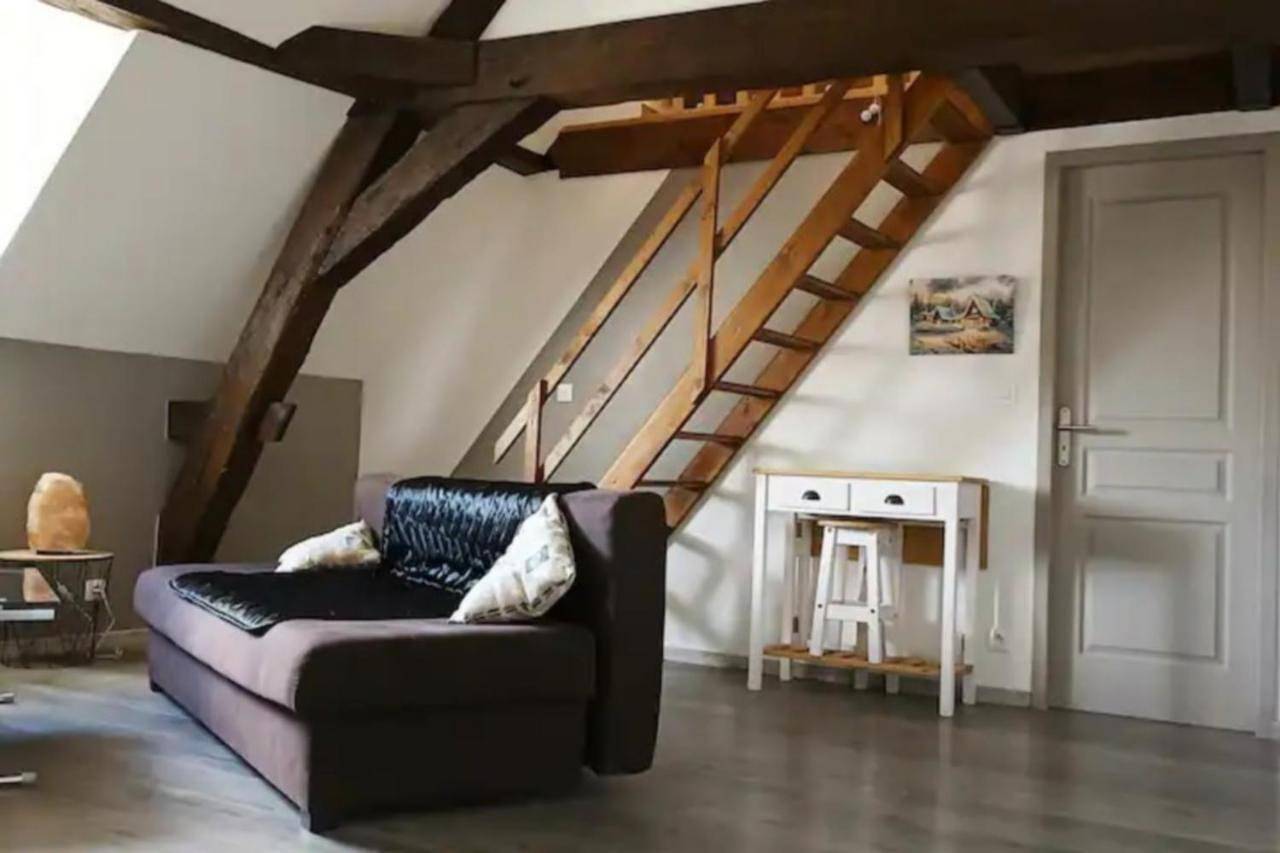 Appartement entier, One-Bedroom Apartment in Mirebeau-sur-Bèze, Région de Dijon