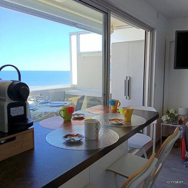 Apartamento vacacional entero, Superbe T2 moderne, climatisé face mer, piscine parking et wifi 4Copa6 in Canet-en-Roussillon, Côte d'Améthyste
