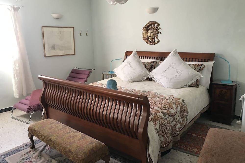 Artists Villa with panoramic views of sea, national parks and historic town in Medina-Sidonia, Costa de la Luz
