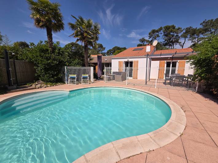 Maison de vacances pour 7 personnes, avec Terrasse ainsi que Jardin et Piscine à Jard-sur-Mer