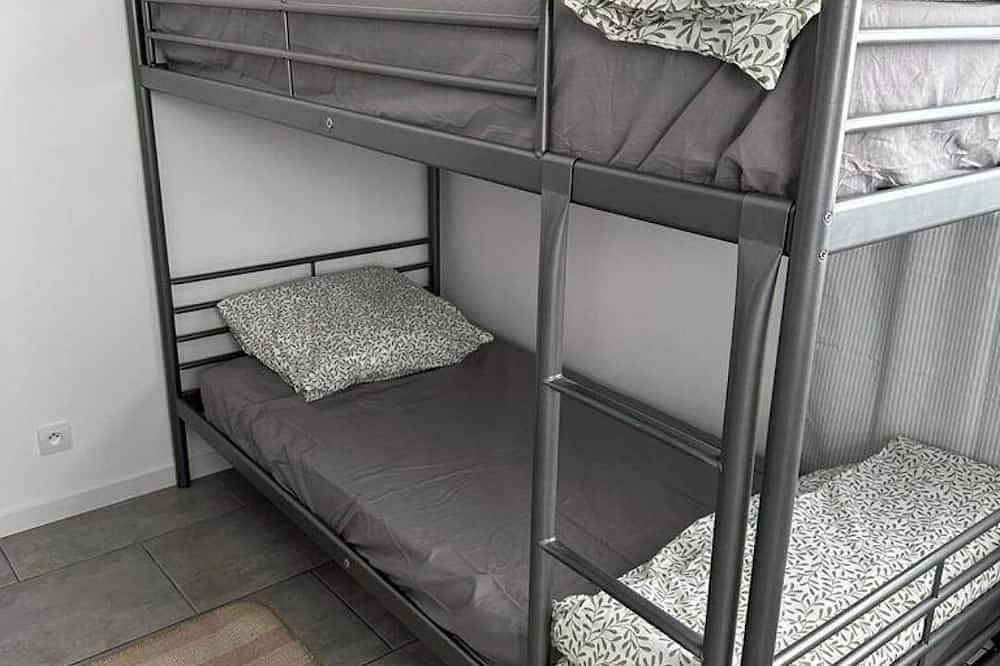 Location de Lits Dans de Grandes Chambres Refaits à Neuf in Villeneuve-Saint-Georges, Valle del Marne