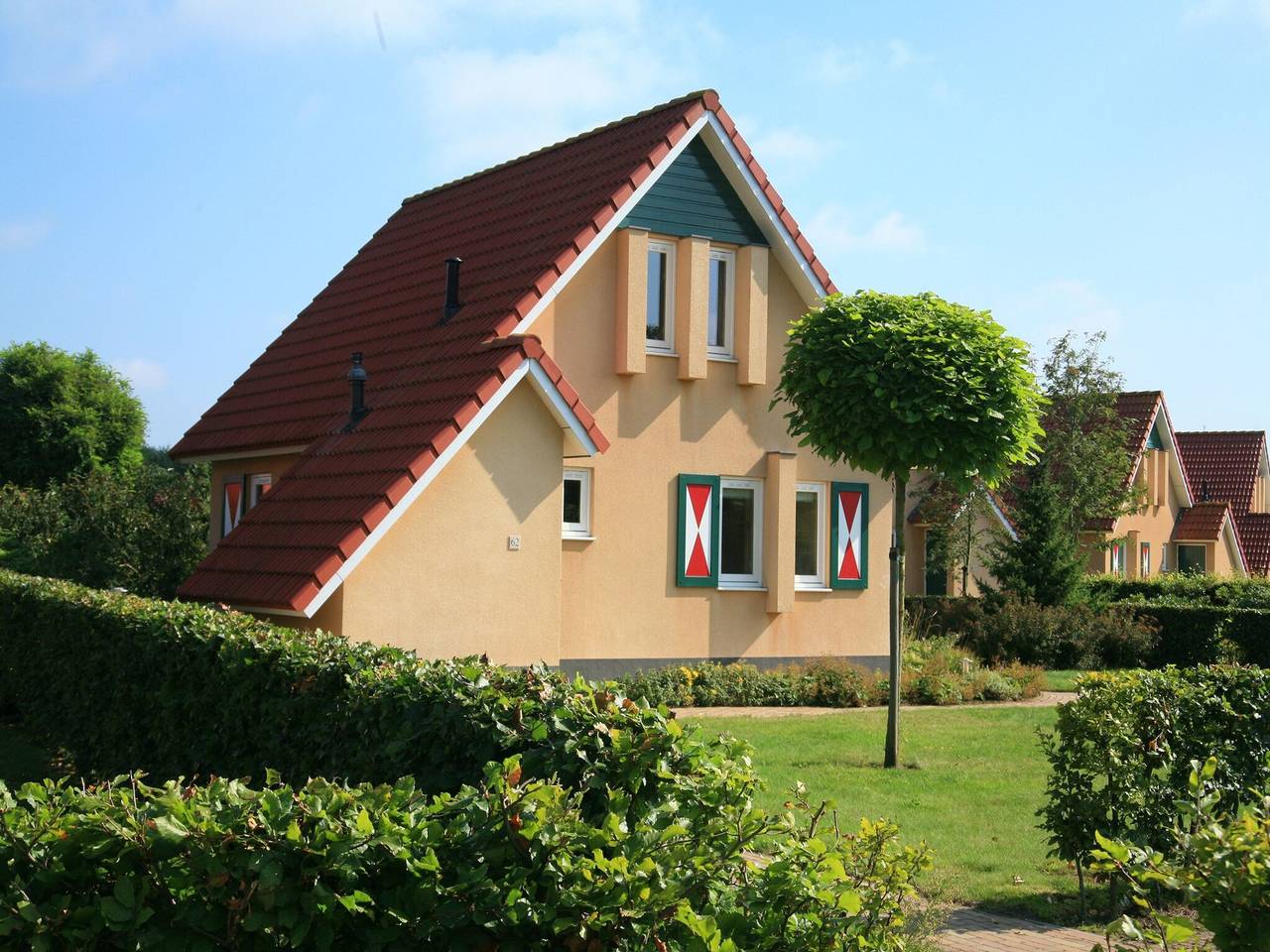 Detached holiday home with microwave, surrounded by nature in Tynaarlo, Drenthe