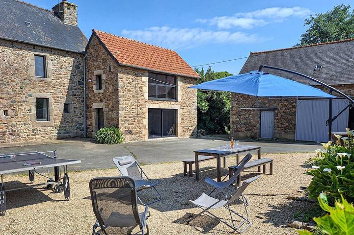 Location de vacances pour 8 personnes, avec jardin, animaux acceptés à Pleumeur-Gautier