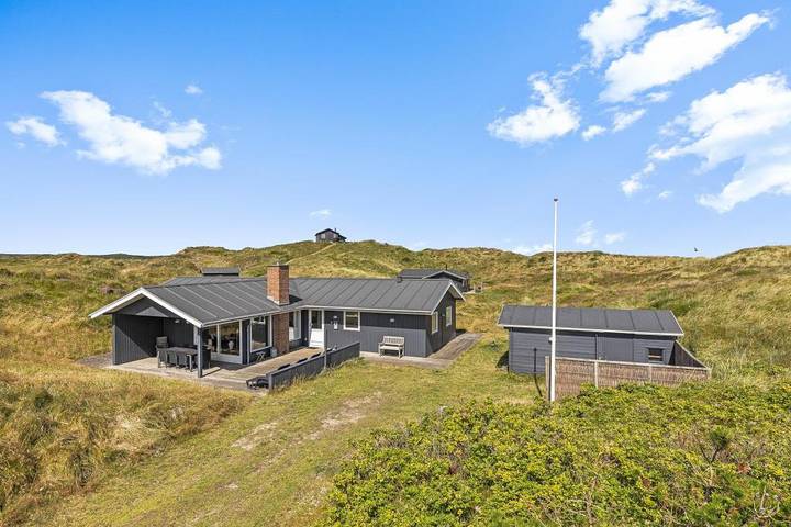 Wunderschönes Ferienhaus direkt hinter den Dünen in Grærup in Grærup, Varde