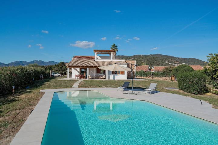 Villa per 8 persone, con giardino a Budoni