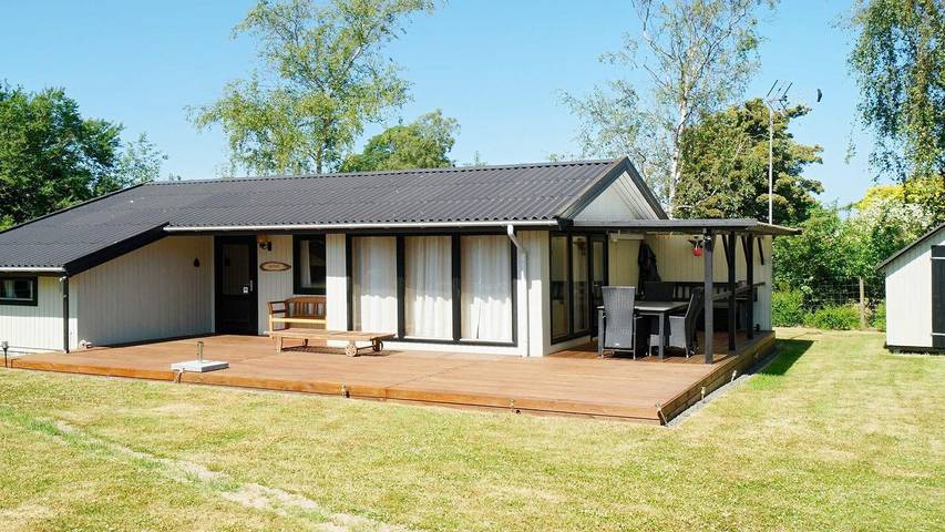 Ferieudlejning for 6 personer, med terrasse i Havnsø