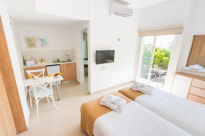 Location de vacances pour 2 personnes, avec piscine et jardin ainsi que bassin pour enfant et vue à Limassol - 4