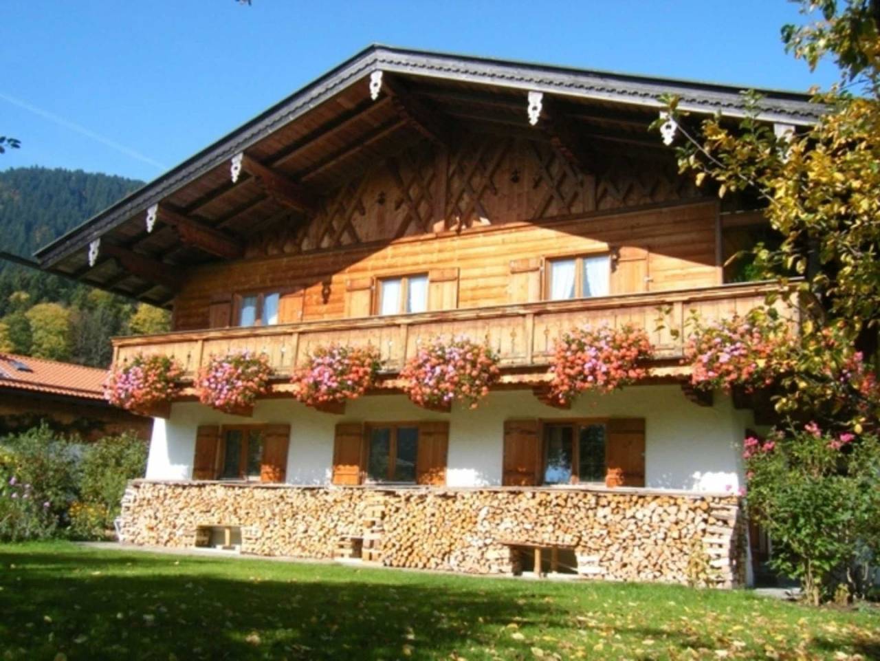 Ganze Ferienwohnung, Ferienwohnungen Haus Leis, Kreuth-Enterbach in Kreuth, Bayerische Alpen