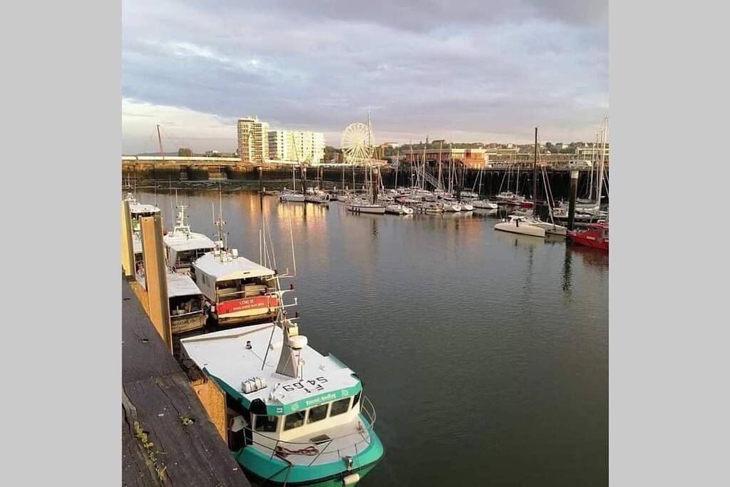 Appartement entier, One-Bedroom Apartment in Boulogne-sur-Mer, Région de Boulogne-sur-Mer