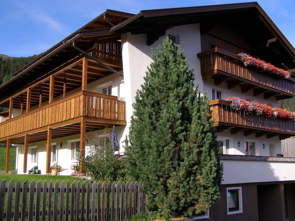 Ferienwohnung "Hoher Bösring", Nr. 1 in Alpes de Gailtal, Obertilliach