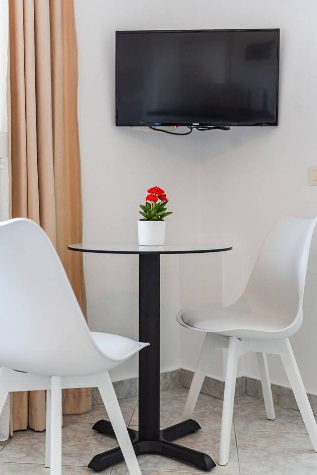 Geheel appartement, Vakantieappartement voor 2 personen met balkon in Golem (legende), Albanië