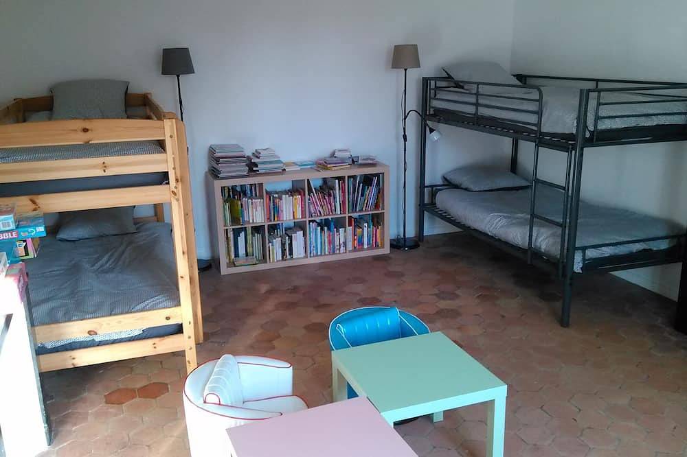 Gîte \"le petit rôle\" *** (2 couples et enfants) in Oncy-sur-École, Parc naturel régional du Gâtinais français