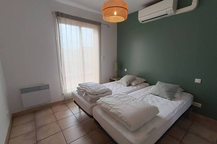 Charming Villa with Pool, AC Rooms, and Private Garden in Argelès-sur-Mer in La Côte Vermeille, Argelès-sur-Mer
