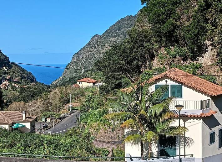Cottage pour 6 personnes, avec terrasse dans Faja do Penedo