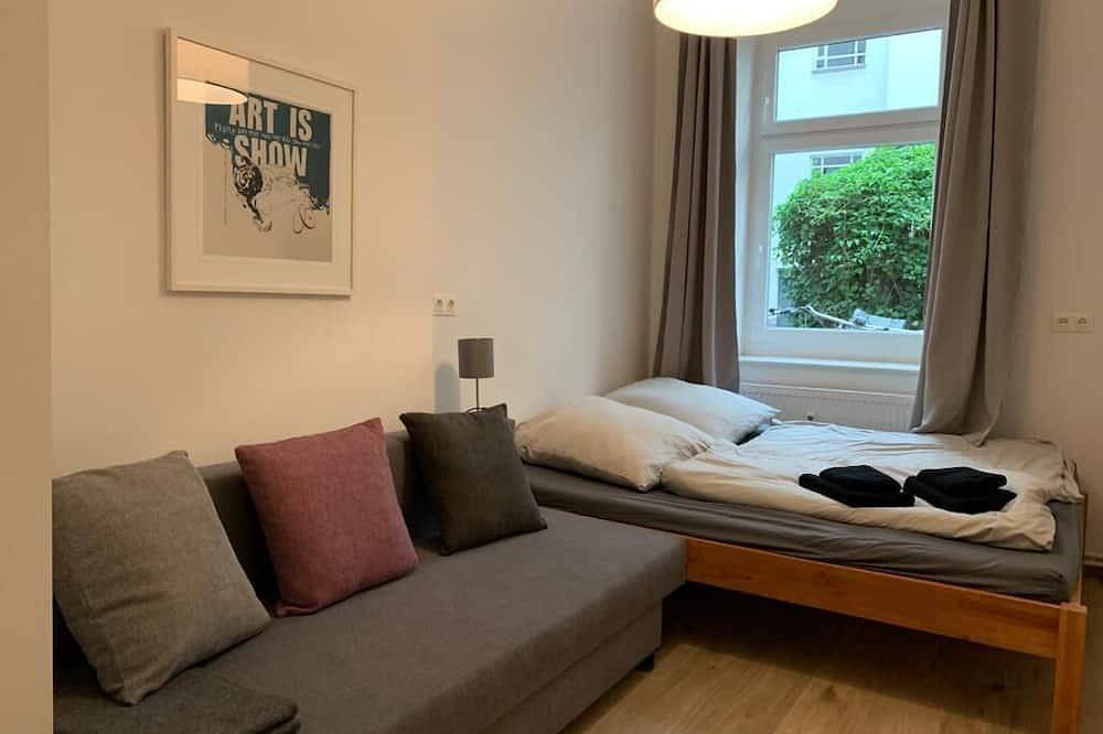 Ganze Wohnung, Stilvolle Familienwohnung in Prenzlauer Berg – Ela in Prenzlauer Berg Berlin, Berlin