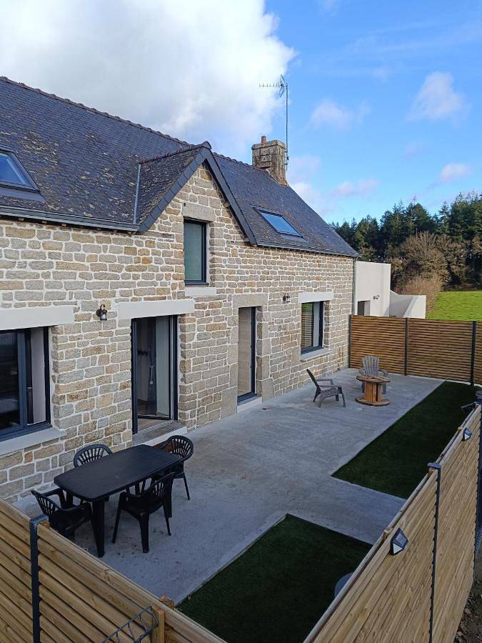 Gîte pour 5 personnes, avec Terrasse et Jardin à Inguiniel