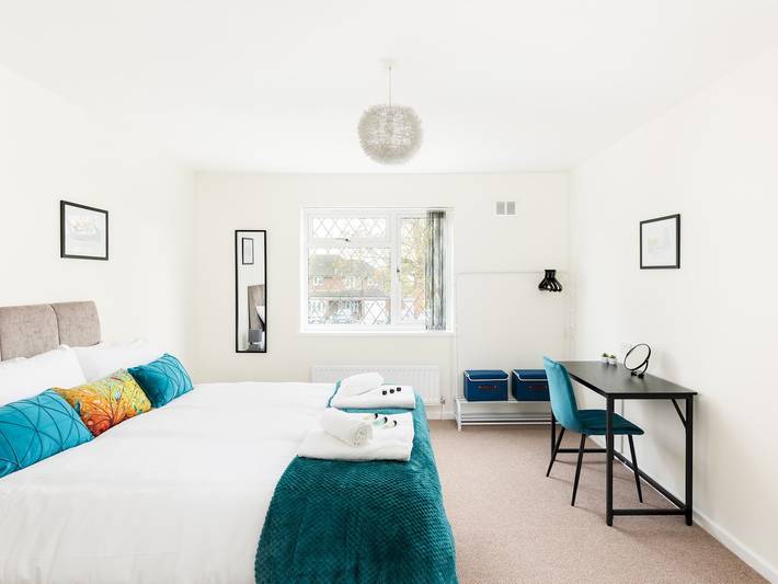 Glamping for 8 people, with garden and terrace in Warwickshire